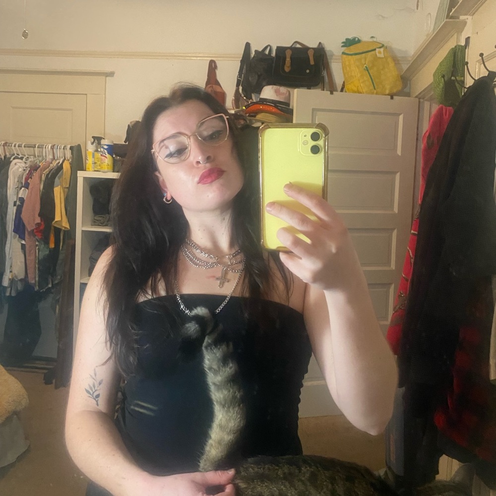 WELCOME TO VAMPIRIS CLOSET